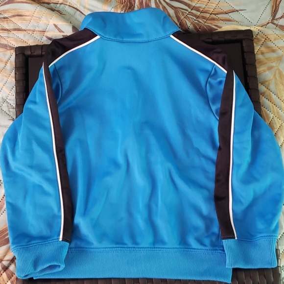 *LAST CHANCE* Nike Kids Tracksuit - Picture 2 of 5